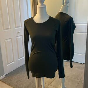 Lululemon athletica Swiftly Tech Long Sleeve green/black size 4
